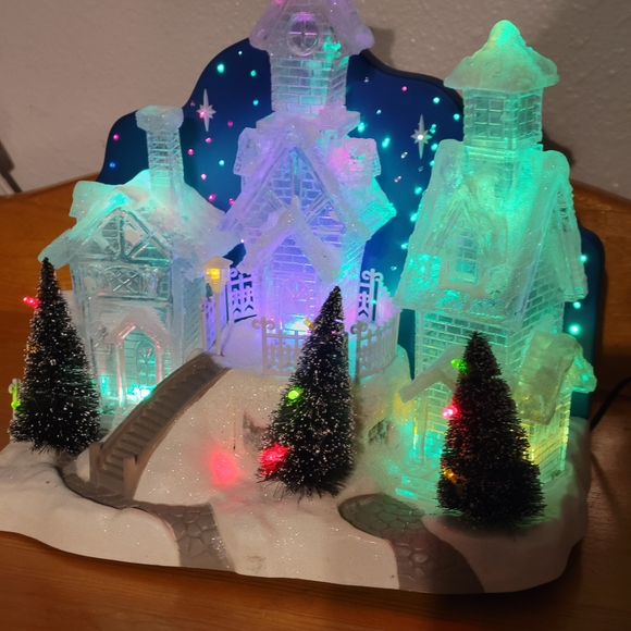 Holiday Village LED Light Decoration - Picture 7 of 8